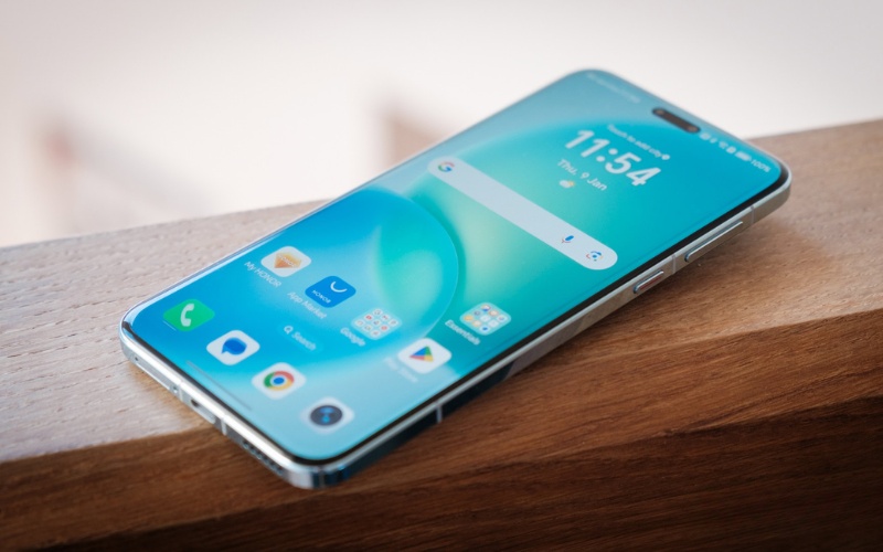 màn hình hiển thị rõ ràng ngay cả ngoài nắng của Honor Magic 7 Pro